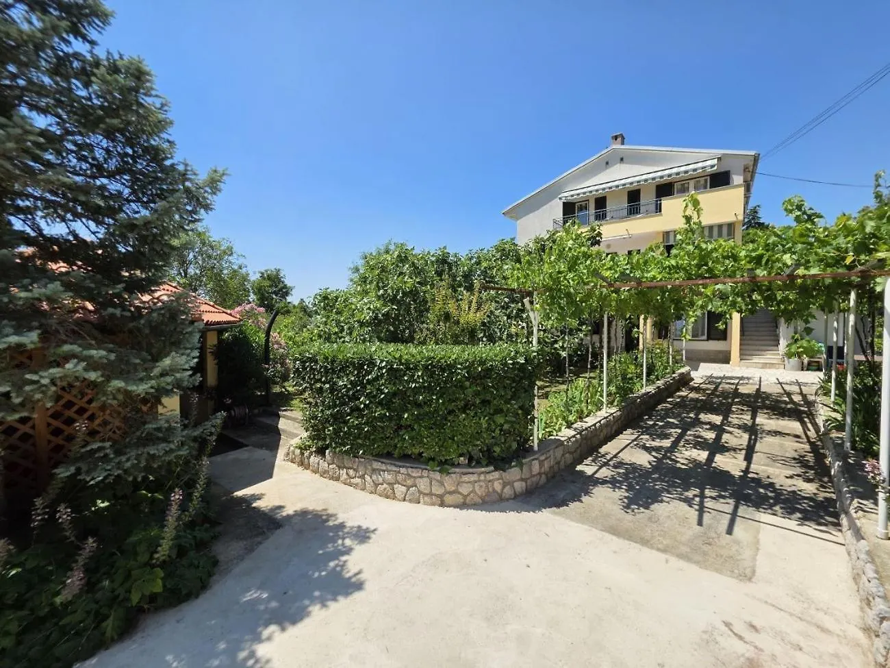 Blaz 1 - Apartment With Sea View, 150 M From The Beach Novi Vinodolski